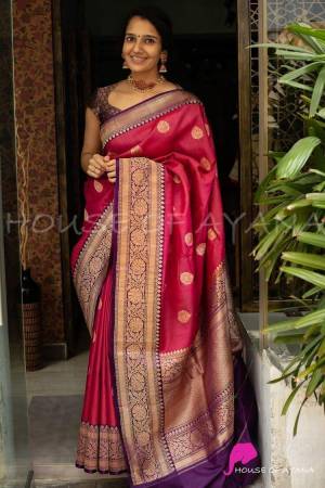 Look Pretty Wearing This Lovely Designer  Saree