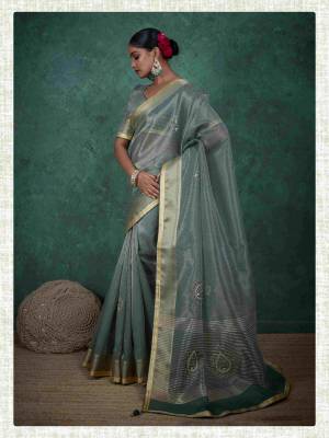 Look Pretty Wearing This Lovely Designer  Saree