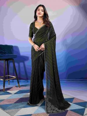 Look Pretty Wearing This Lovely Designer  Saree