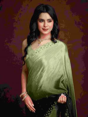 Look Pretty Wearing This Lovely Designer  Saree
