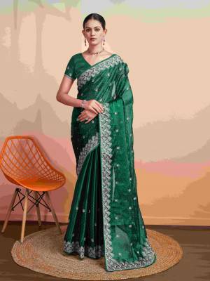 Look Pretty Wearing This Lovely Designer  Saree
