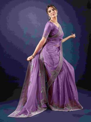 Look Pretty Wearing This Lovely Designer  Saree