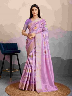 Look Pretty Wearing This Lovely Designer  Saree